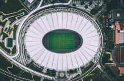 开云体育APP下载-法拉利铁蹄下的索伯残局，拉塞尔如何以凡人之躯扛起车队荣光