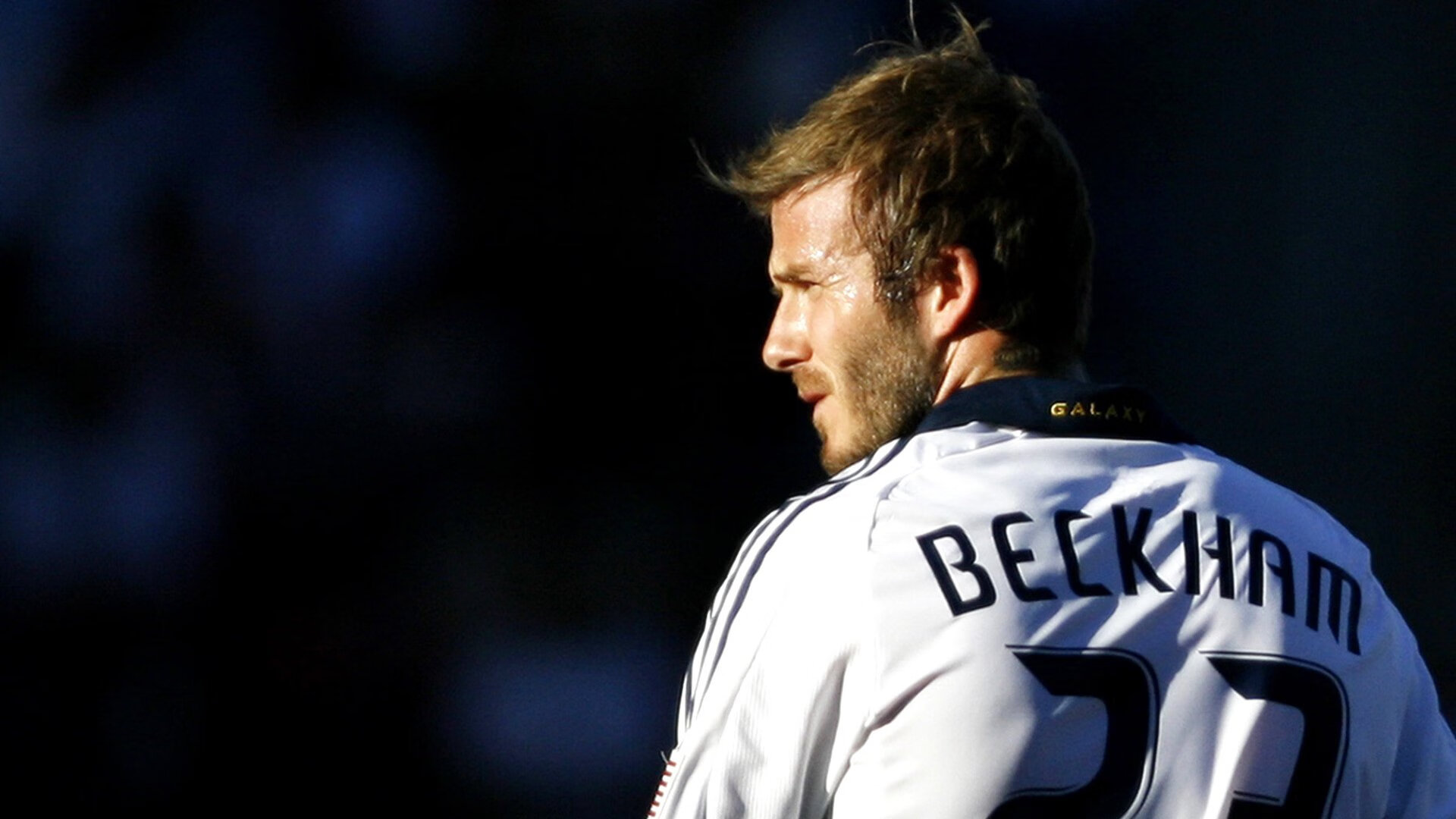 格纳布里关键时刻站出来，拜仁掀翻皇马，加拿大新星闪耀引关注