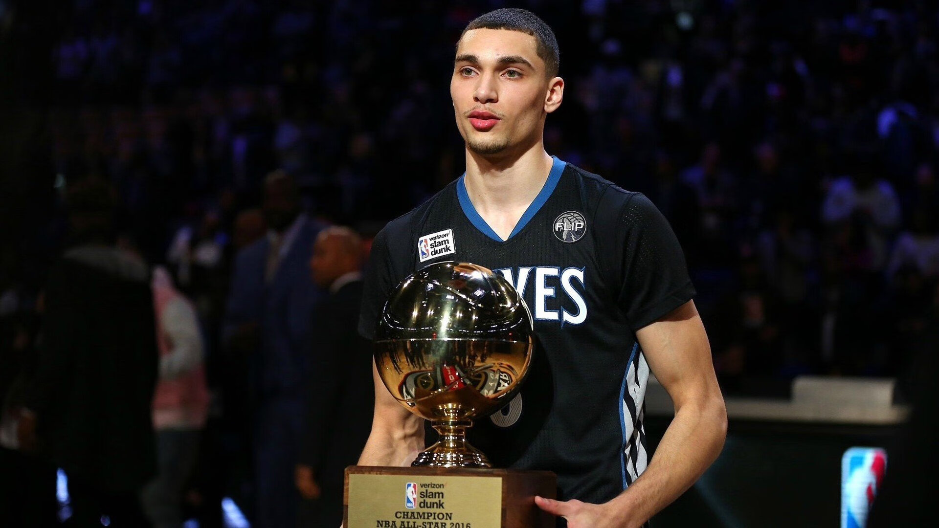 石宇奇如利剑出鞘，印尼队全面碾压展羽坛新格局